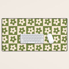 90s flowers checkers cream and green Desk Mat