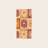 70's Daisy Bloom Bath Towel