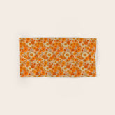 70s retro vintage daisies, flowers, orange, peach Bath Towel
