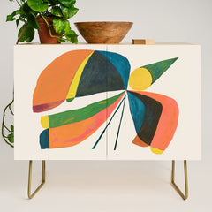 A bird Credenza