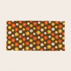 1970s flowers brown and orange Bath Towel