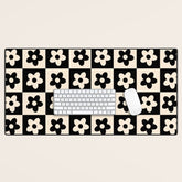 90s flowers checkers cream and black Desk Mat