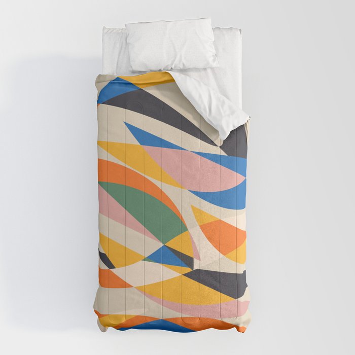 //05 Comforter