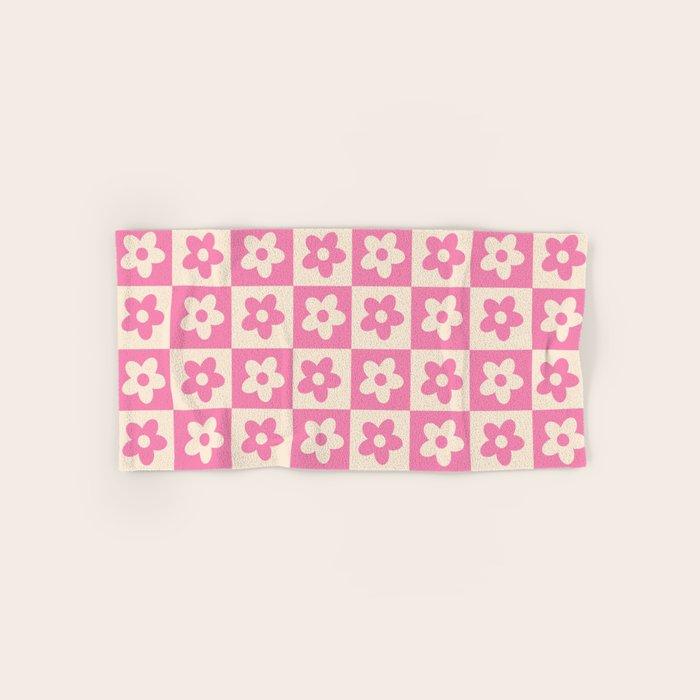 90s checkers flowers cream and pink Bath Towel