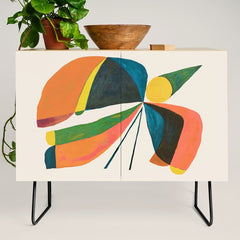A bird Credenza