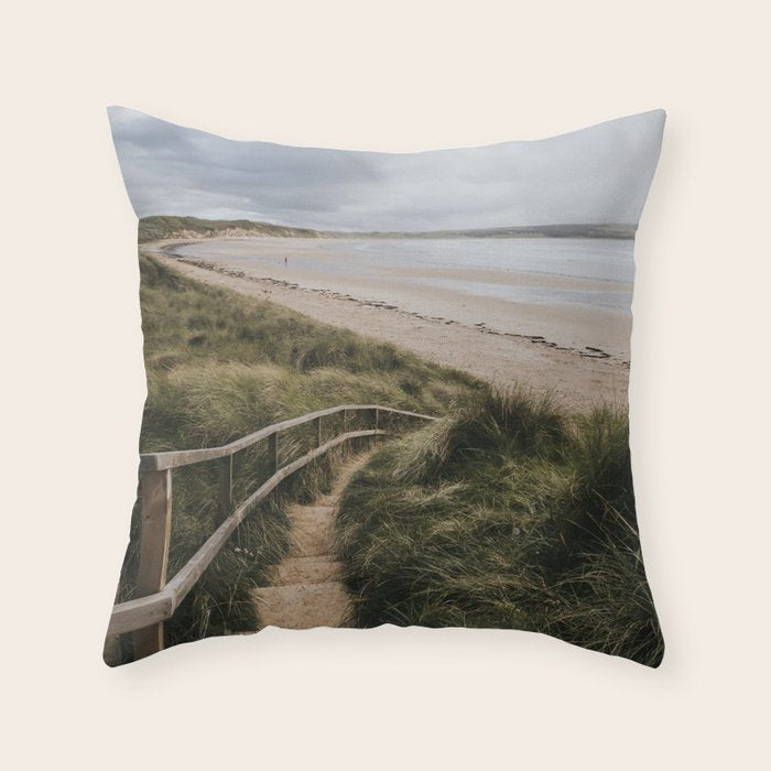 A day at the beach - Landscape and Nature Photography Throw Pillow