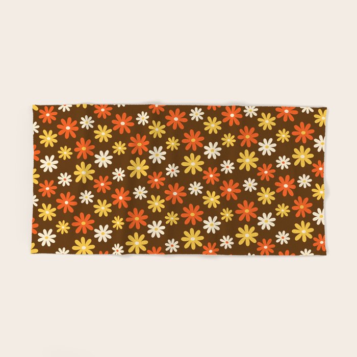 1970s flowers brown and orange Bath Towel