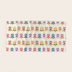70s Retro Florals Pattern with Linen Texture Bath Towel