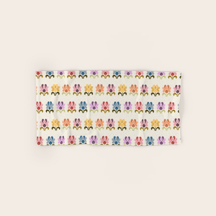 70s Retro Florals Pattern with Linen Texture Bath Towel