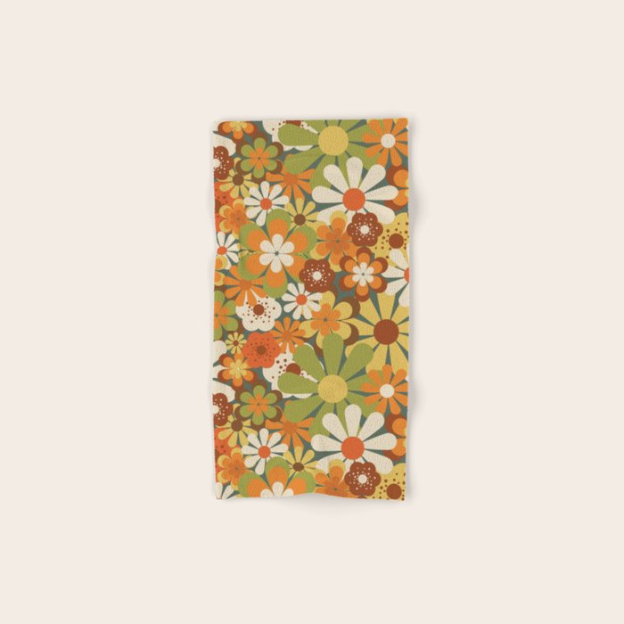 70's Retro Flowers Print Bath Towel