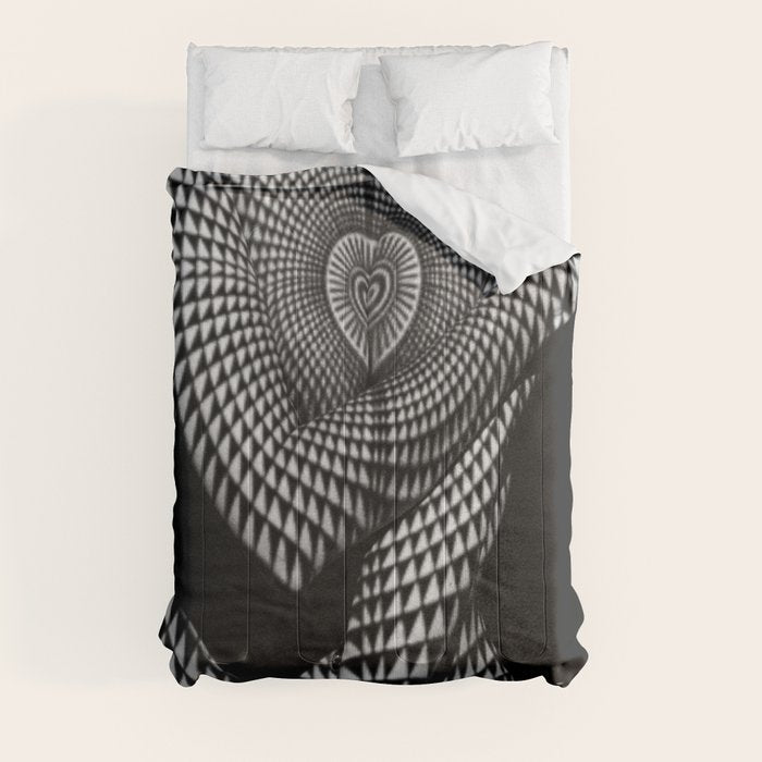 0622-JAL Heart Shape Pattern on Breasts and Nude Body Abstracted by Optical Patten Comforter
