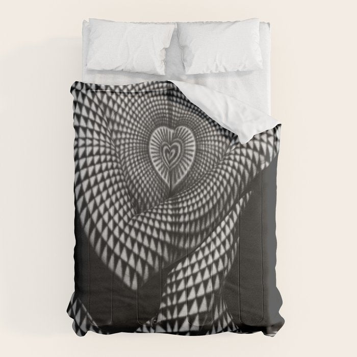 0622-JAL Heart Shape Pattern on Breasts and Nude Body Abstracted by Optical Patten Comforter