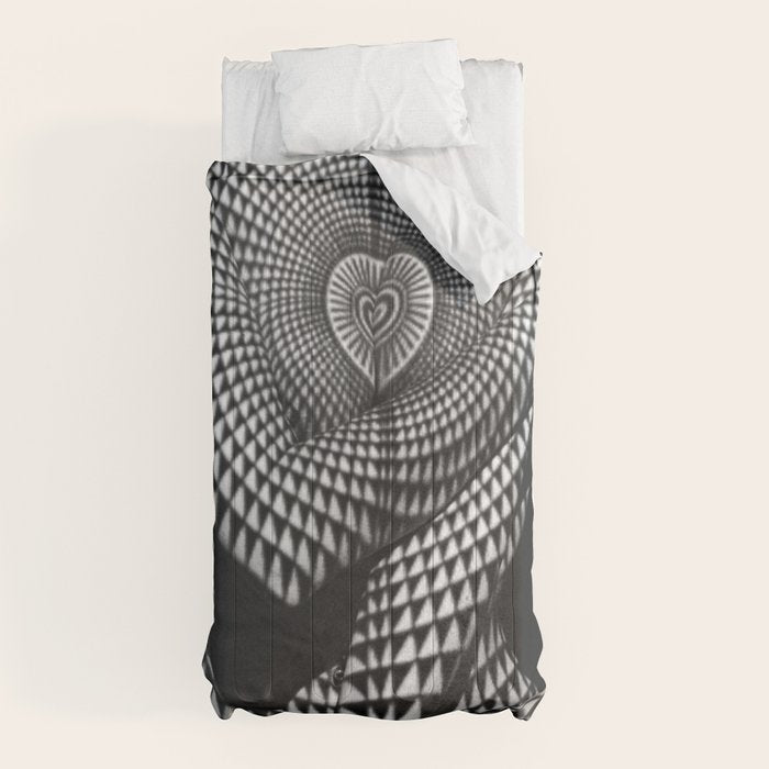 0622-JAL Heart Shape Pattern on Breasts and Nude Body Abstracted by Optical Patten Comforter