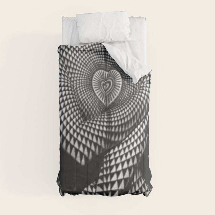 0622-JAL Heart Shape Pattern on Breasts and Nude Body Abstracted by Optical Patten Comforter